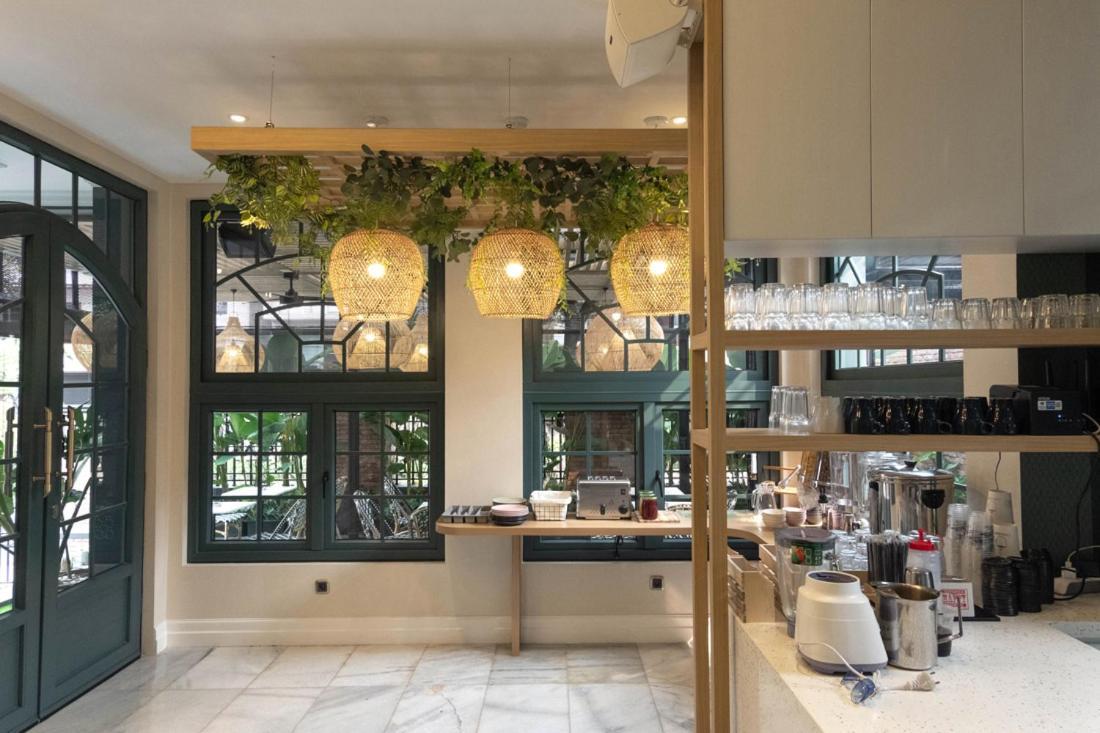 Casa Living Senopati Hotel Jakarta Exterior photo