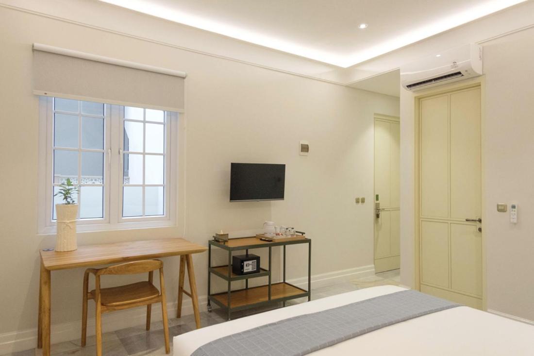Casa Living Senopati Hotel Jakarta Exterior photo